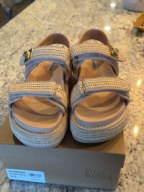 Steve Madden Natural Raffia Platform Sandals with Gold Accents